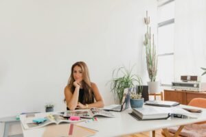 devenir moins indispensable